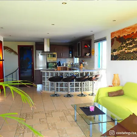 Penthouse Mit Jacuzzi, Meer- & Bergblick كوستا تاغيسي