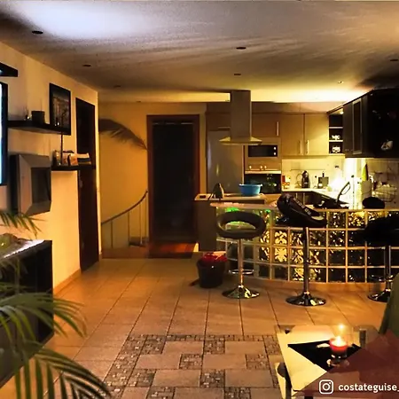 Penthouse Mit Jacuzzi, Meer- & Bergblick Apartamento *