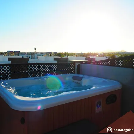Penthouse Mit Jacuzzi, Meer- & Bergblick * Costa Teguise
