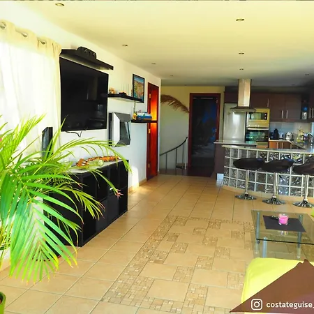 Penthouse Mit Jacuzzi, Meer- & Bergblick Apartamento Costa Teguise